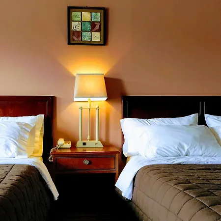 Kings Inn Midland Room photo